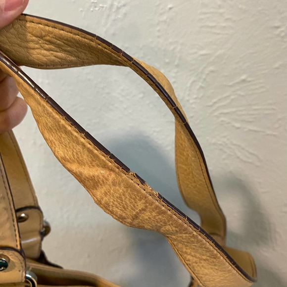 Tignanello Leather Light Mustard Perfect for Summer Shoulder Bag Purse - Picture 5 of 5